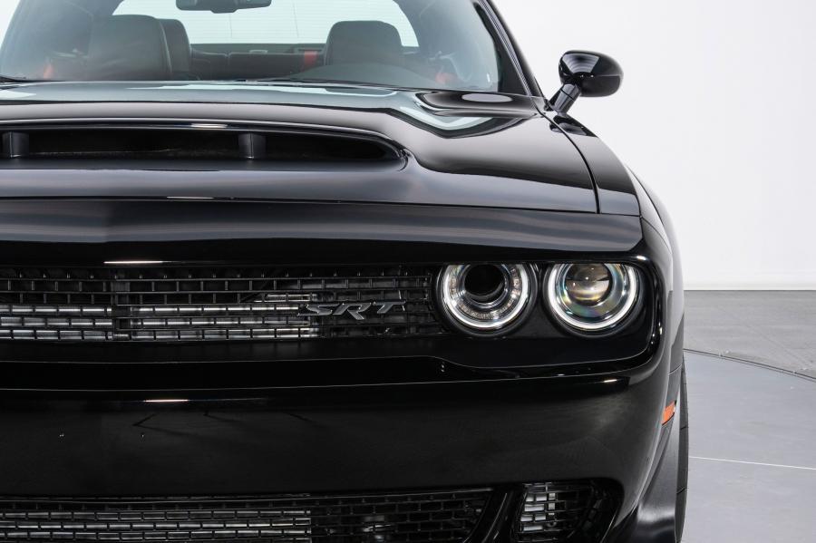 Детали экстерьера Dodge Challenger SRT Demon (LC, 0945 of 3300) 2018 года  (фото 13 из 109)